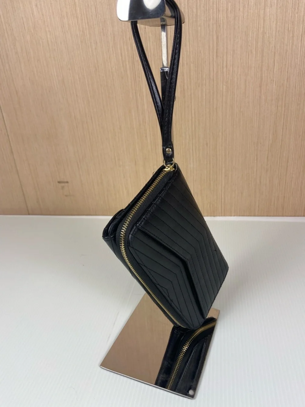 Black Chevron Quilted Phone Wristlet Wallet Clutch Zip Around Organizer